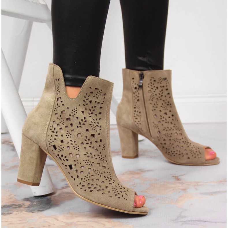 Women's openwork leather boots on the Juma beige post 2