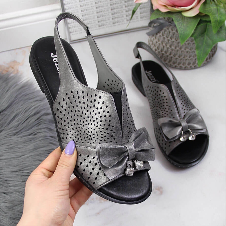 Women's sandals with a graphite Jezzi bow multicolored grey 1