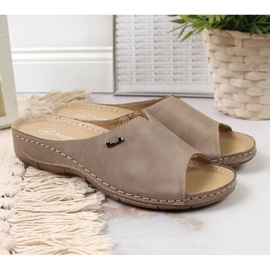 Women's leather slippers on a beige Helios 105 wedge 2