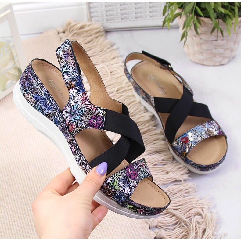 Women's leather sandals on comfortable rubber Helios 100 black multicolored 1