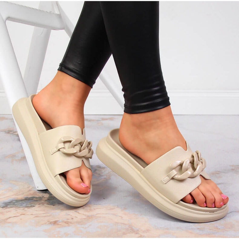 Beige Laura La.Fi platform slippers with a chain 2