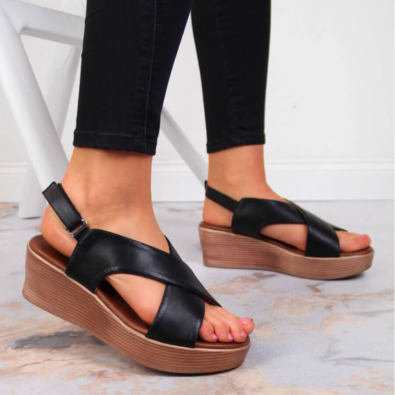 Black women's sandals on a wedge Filippo 2