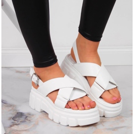Women's sandals on the white Jezzi platform 2