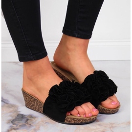 Women's black wedge slippers with flowers eVento 2