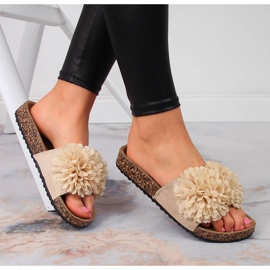 Women's beige Jezzi slippers with a flower 1