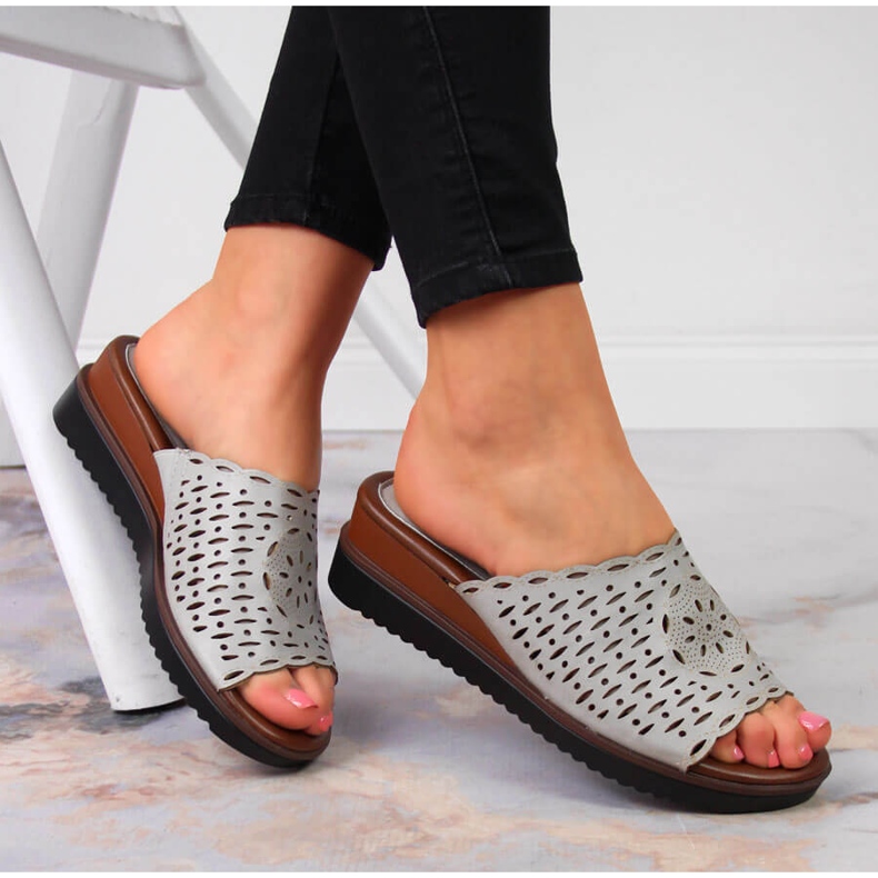Women's gray slippers on the openwork wedge Jezzi grey 1