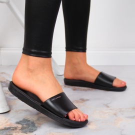 Black Calypso women's pool slippers 2