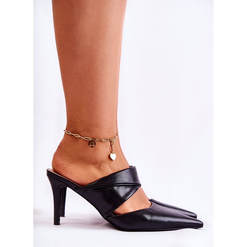 Leather Slippers On A Black Aveline 2