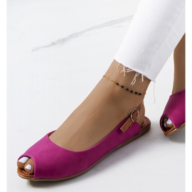 Pink sandals with a Bene shaft 1