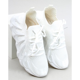 Ineng White socks sports shoes 1