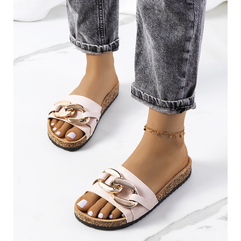 Beige slippers with a Derbi chain 1