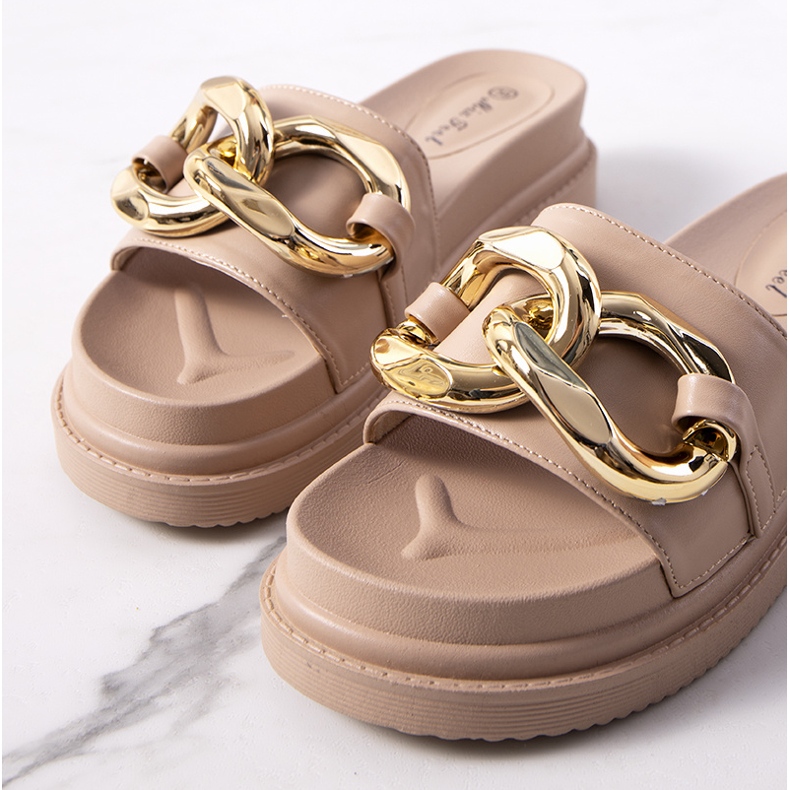 Beige slippers on the Berloz platform 1