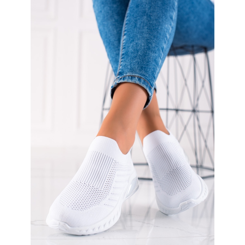 DK Comfortable Slip-On Sports Shoes white 1