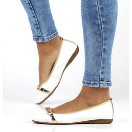 Leather ballet flats with chain Filippo DP3709/22 white 1