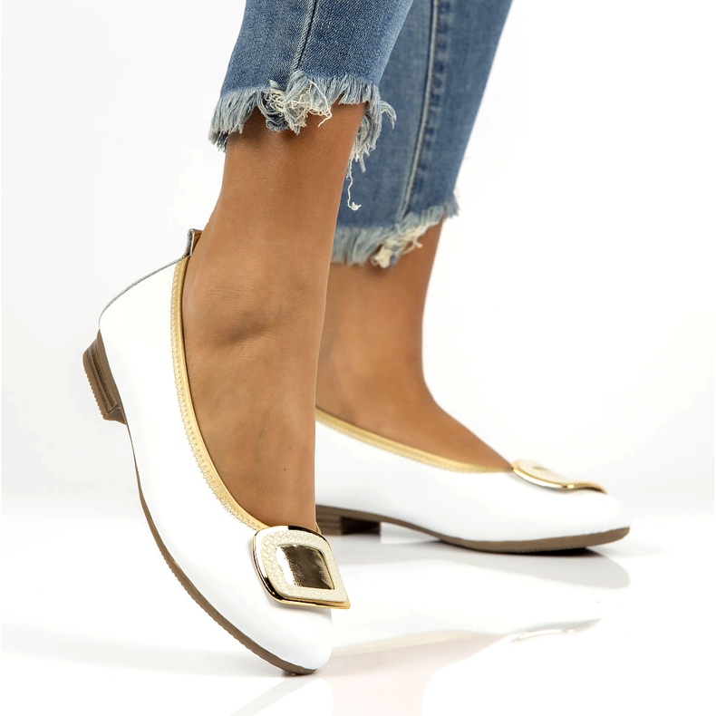 Leather shoes with decoration Filippo DP3661/22 Wh white 5