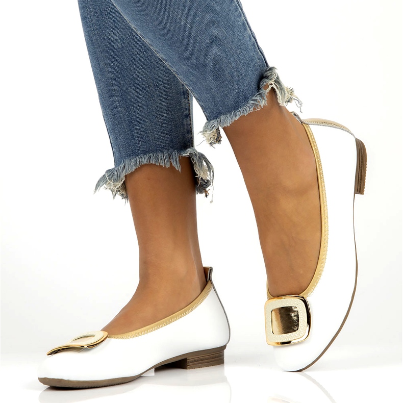 Leather shoes with decoration Filippo DP3661/22 Wh white 7