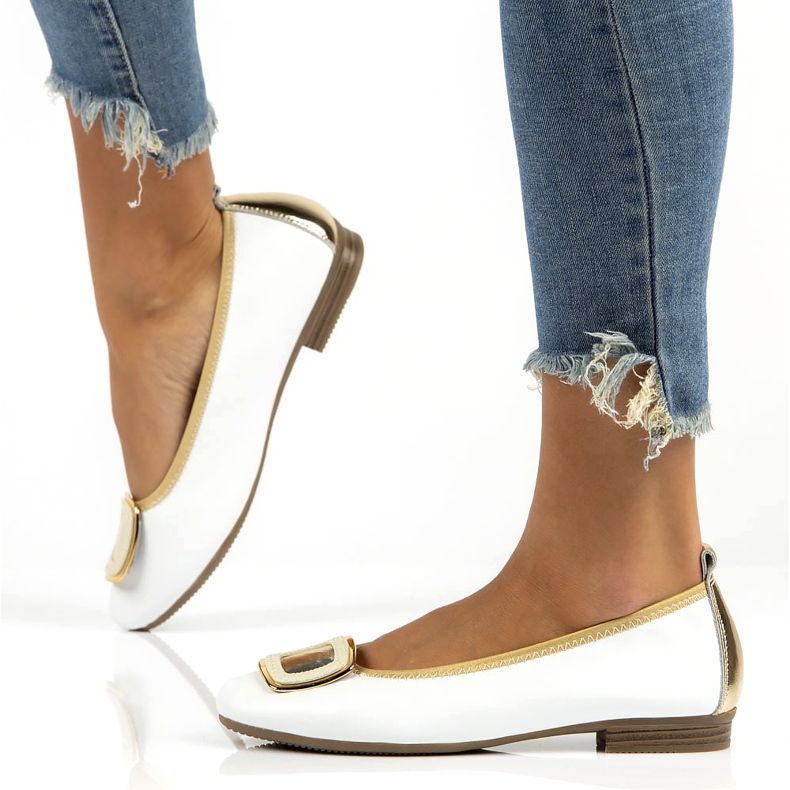 Leather shoes with decoration Filippo DP3661/22 Wh white 8