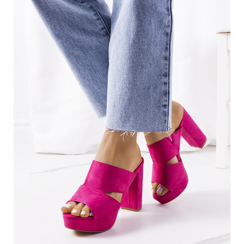 Pink slippers on the Horn post 1