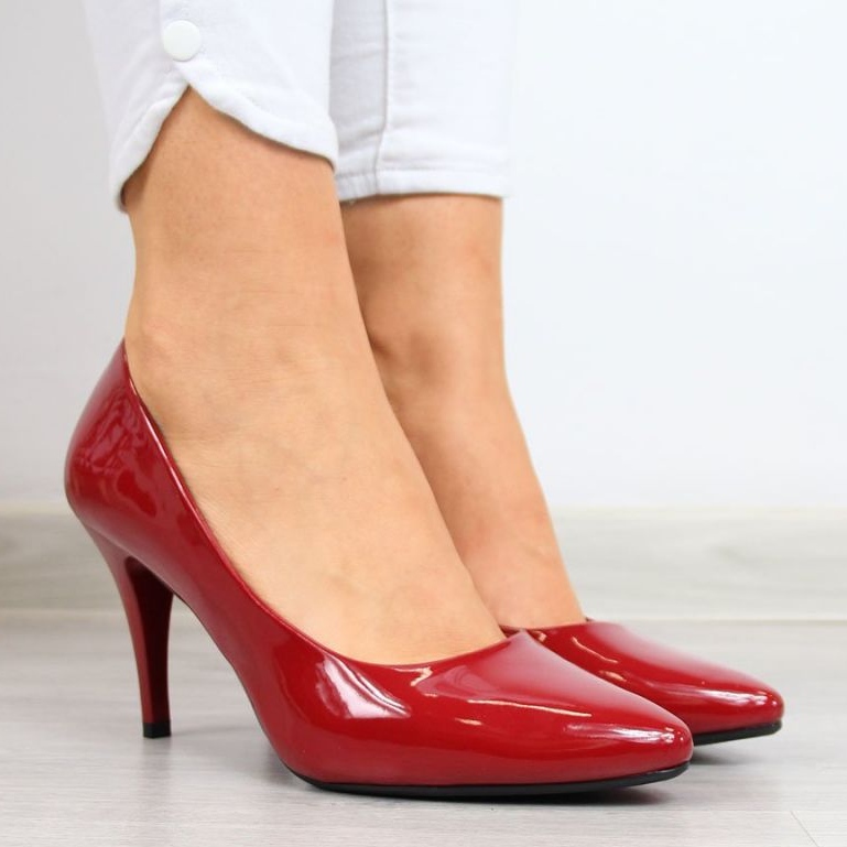 Pumps on a red lacquered stiletto W Sergio Leone 2