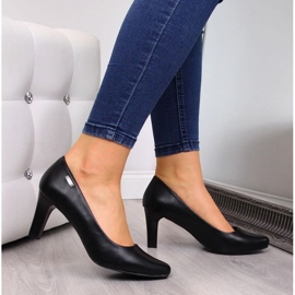 Black pumps on the W Sergio Leone post 2