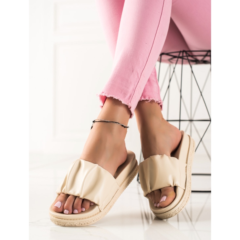 SHELOVET Beige Slippers On The Platform 1