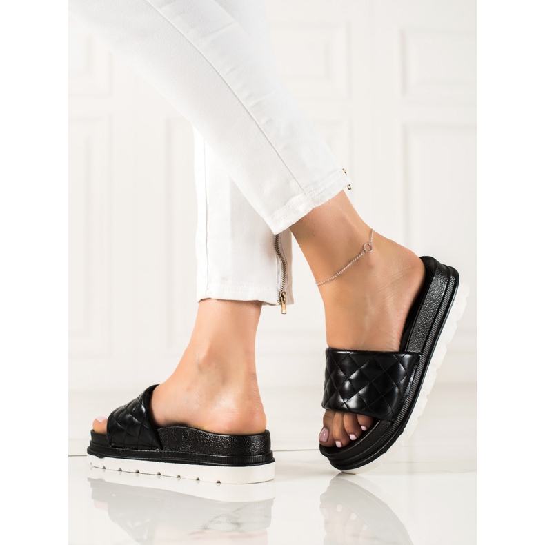 Small Swan Quilted Slippers On The Platform black 1