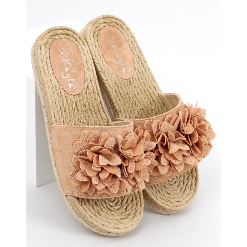 Floral fiesta Primrose Camel slippers beige 2