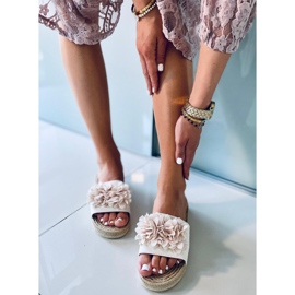 Floral fiesta Primrose Beige slippers 1