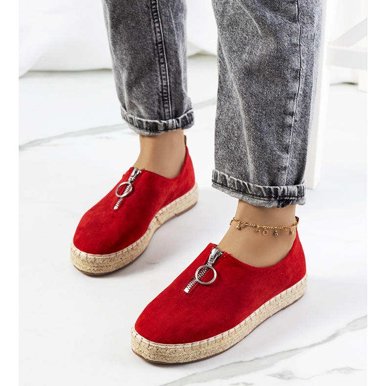 Verneli's red espadrilles 1
