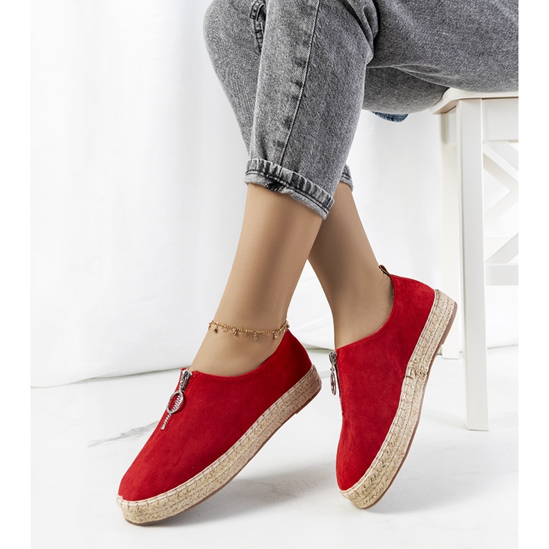 Verneli's red espadrilles 2