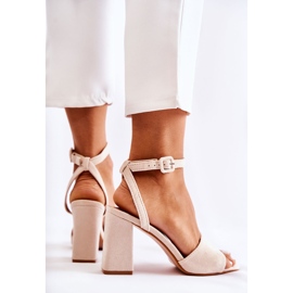 FB2 Fashionable Sandals On A Beige Bar Salis 2