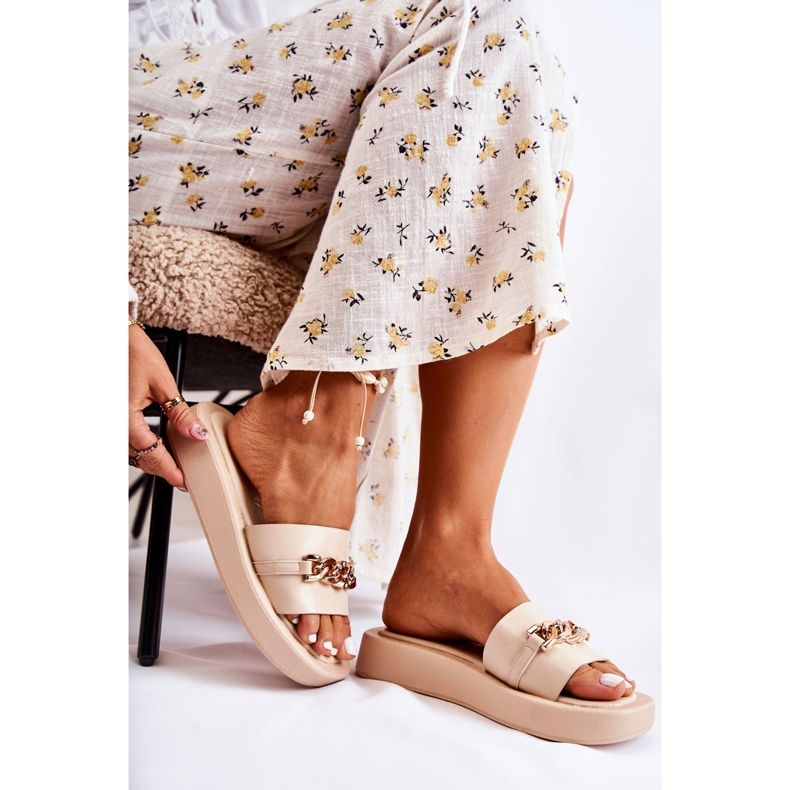 S.Barski Fashionable Beige Megosa Slippers With Chain 2 S.Barski Fashionable Beige Megosa Slippers With Chain 2