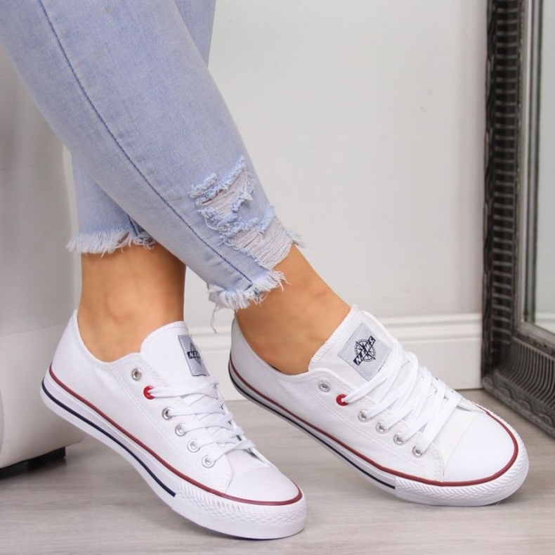 BM NEWS W EVE8C white low-top sneakers 2