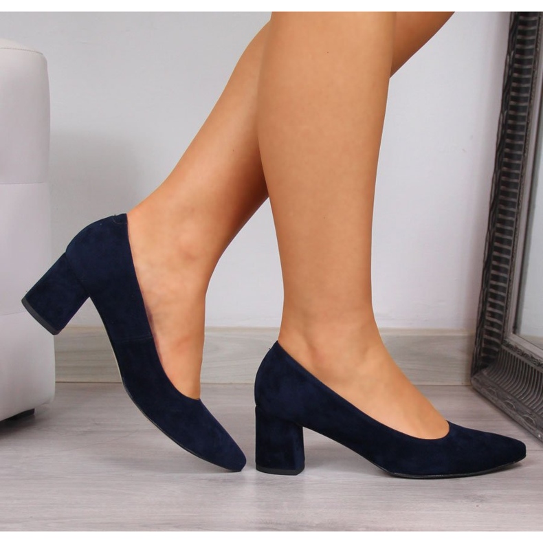 Pumps on the pillar, navy blue Juma 1