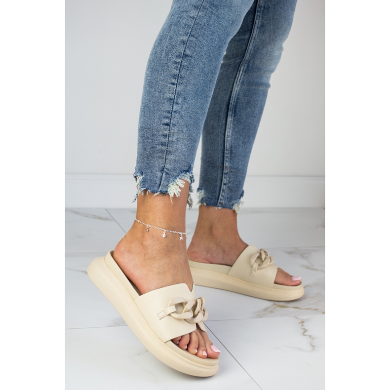 Beige Laura La.Fi platform slippers with a chain 1