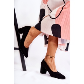 PS1 Classic Suede Pumps On A Bar Black Lency 2