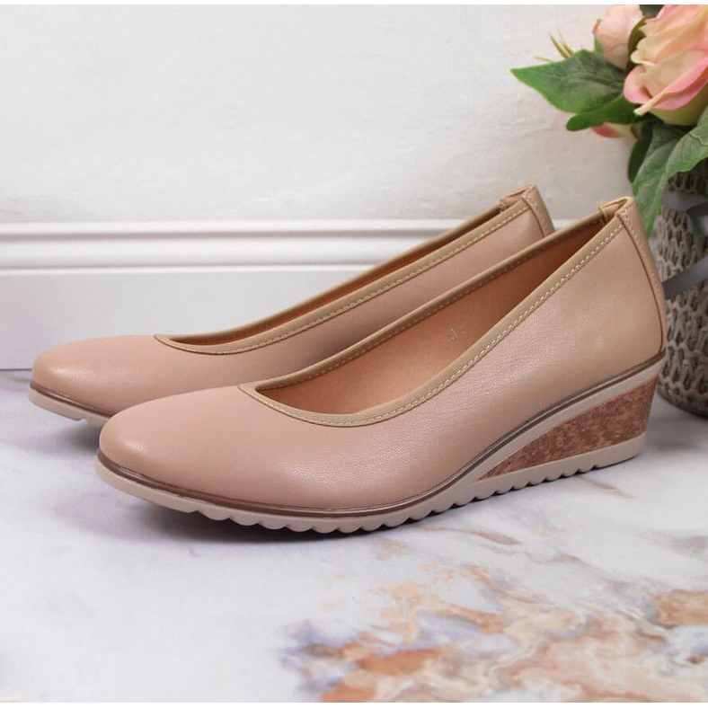 Wedge pumps beige W Vinceza 2