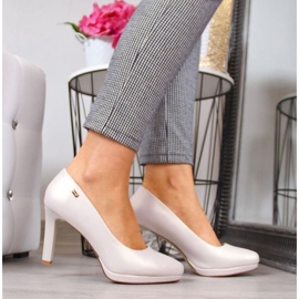 Pumps on a platform pearl beige W Sergio Leone 2