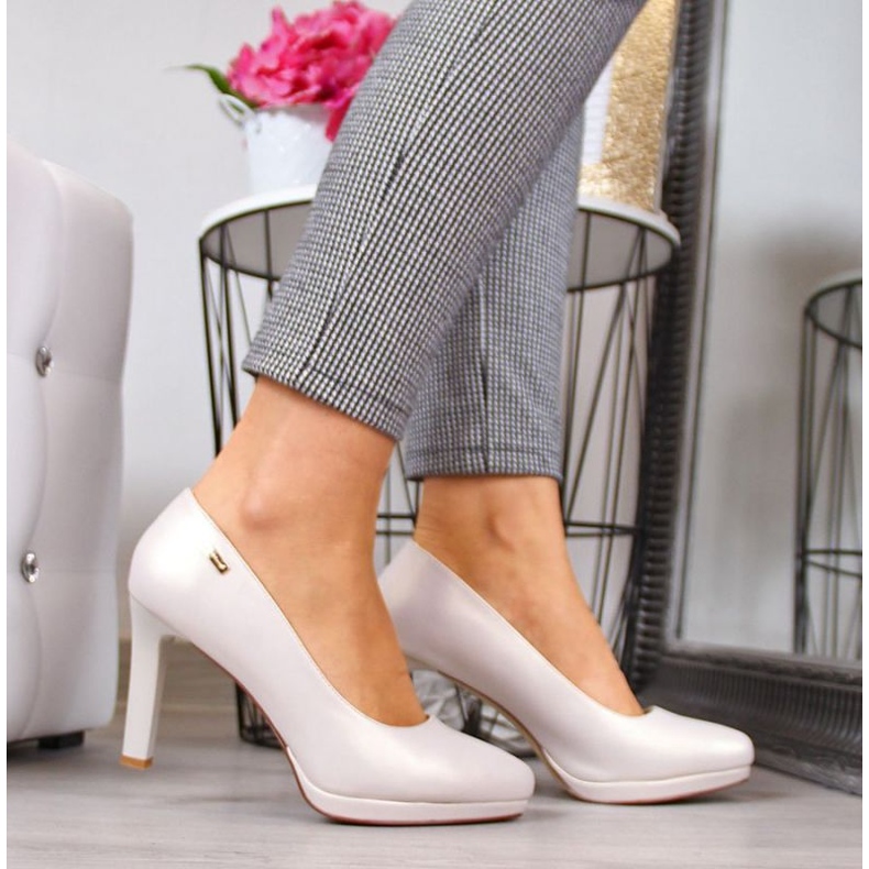 Pumps on a platform pearl beige W Sergio Leone 2
