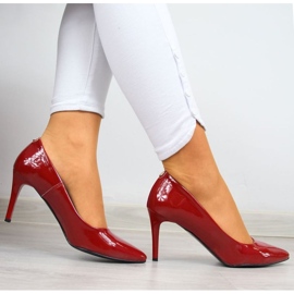 Pumps on a red lacquered stiletto W Juma 2