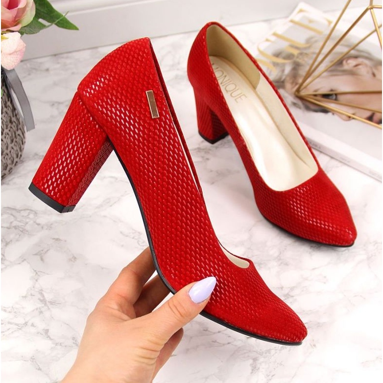 Pumps on the post red W Monique 1