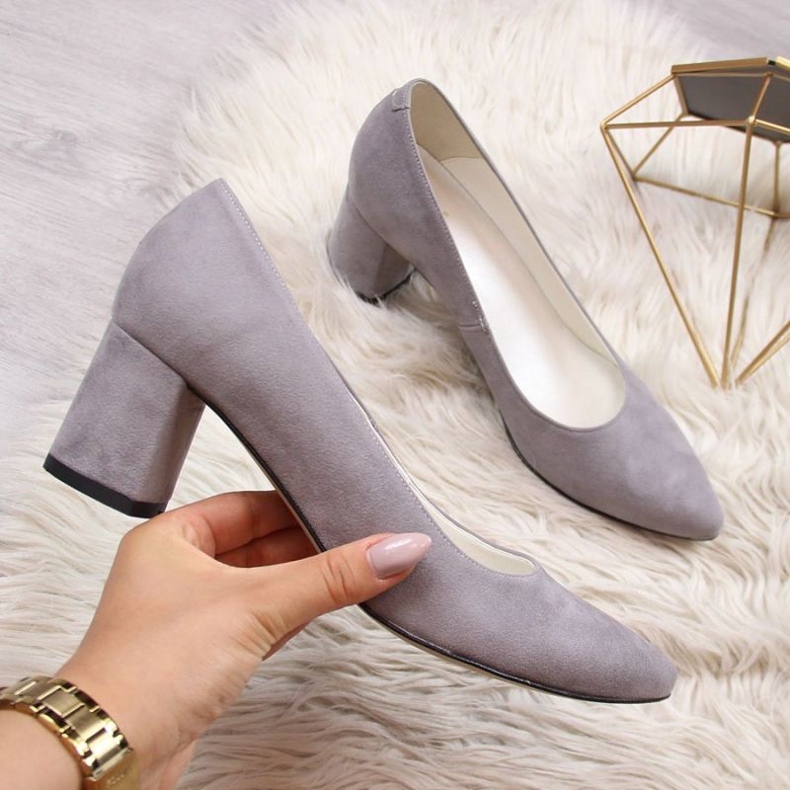 Pumps on the pillar, gray suede W Juma 1