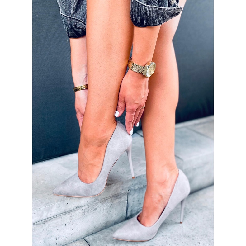 Pumps on a Valeria Gray stiletto heel grey 2