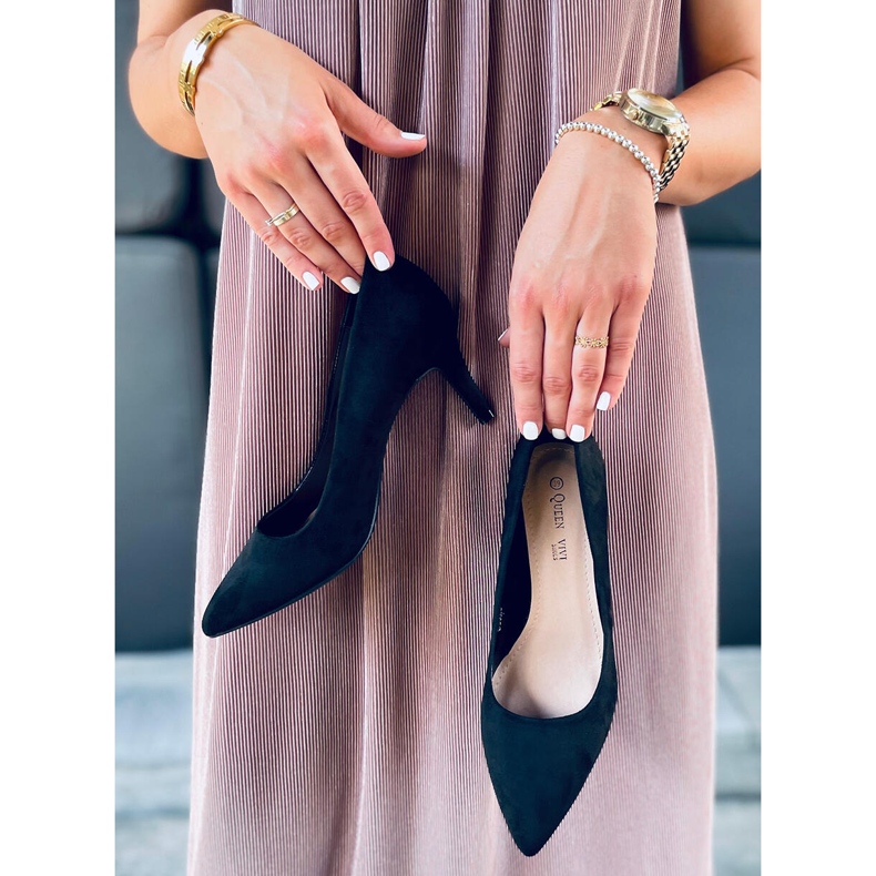 Pumps on a Susan Black stiletto heel 2