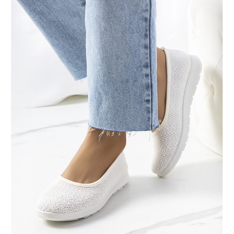 Beige women's Suvia sneakers ecru 1