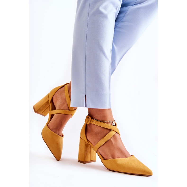 FB1 Fashionable Sandals On A Yellow Sinari Bar 2 FB1 Fashionable Sandals On A Yellow Sinari Bar 2