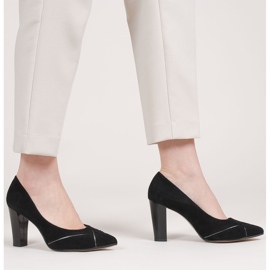 Marco Shoes Black suede pumps with a pattern 1