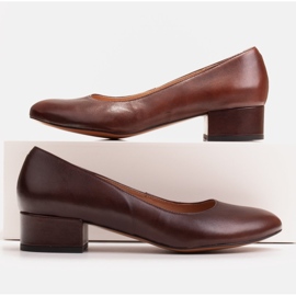 Radoskór Classic brown women's pumps for a wider foot 1