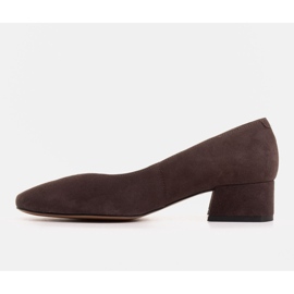 Marco Shoes Brown suede pumps with a V-neck 2