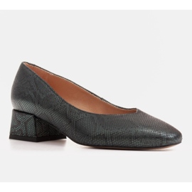 Marco Shoes Green snakeskin pumps with a V-neck 1 Marco Shoes Green snakeskin pumps with a V-neck 1